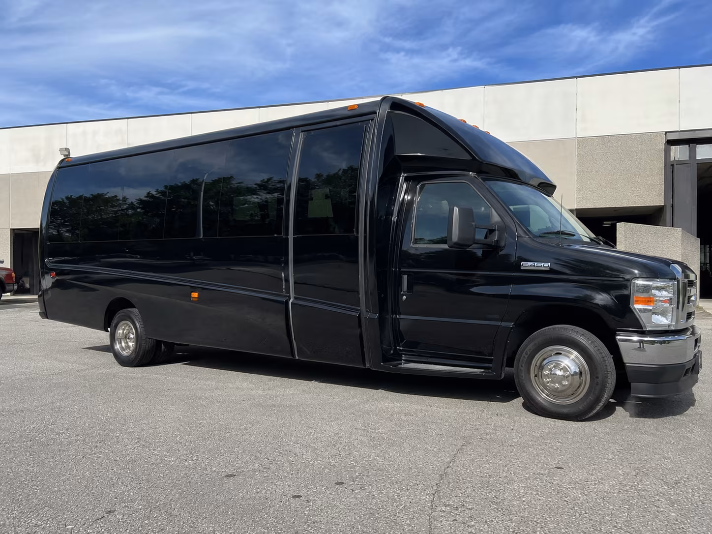 employee shuttle buses for elk grove commuters and corporate campuses