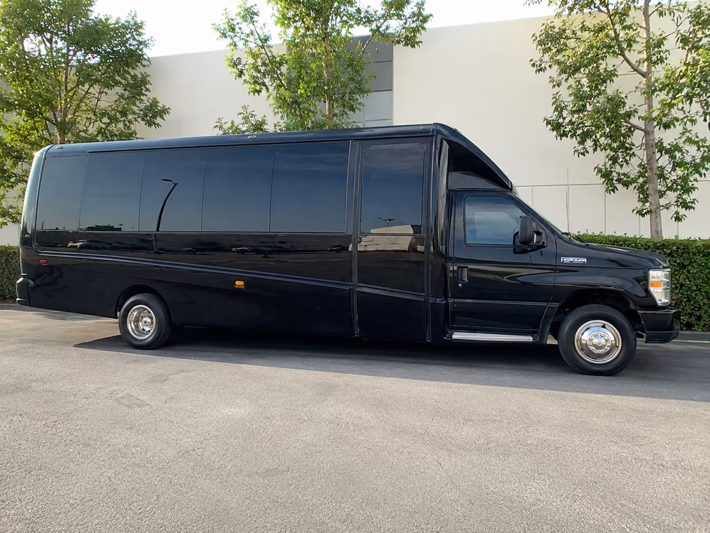 wedding shuttle buses in elk grove that keep your celebration on track